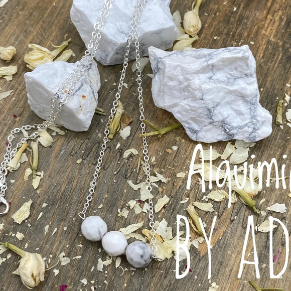 White Howlite sterling silver balance bar jeweled necklace - Picture 1 of 1